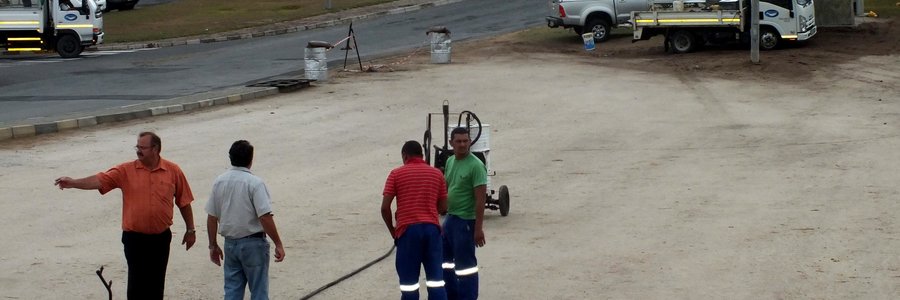 Die informele handelsterrein in die omgewing van die vierrigting stop by die industriële gebied van Gansbaai wat ‘n gedaanteverwisseling ondergaan